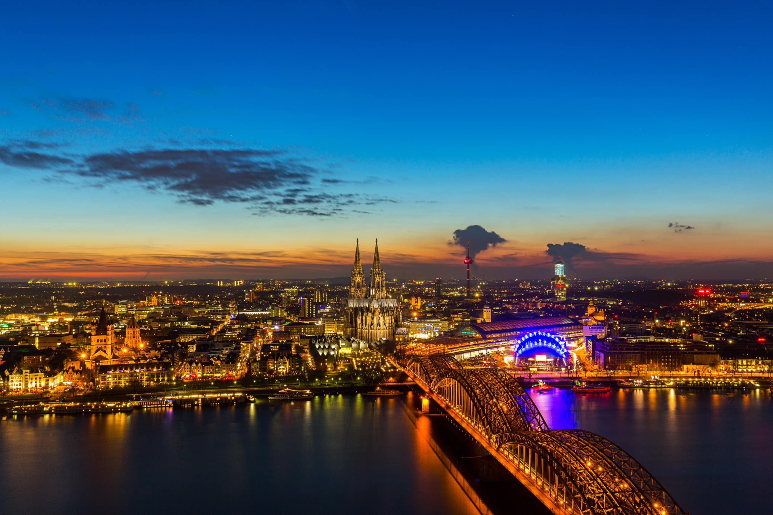 Hintergrundbild welches Köln zeigt
